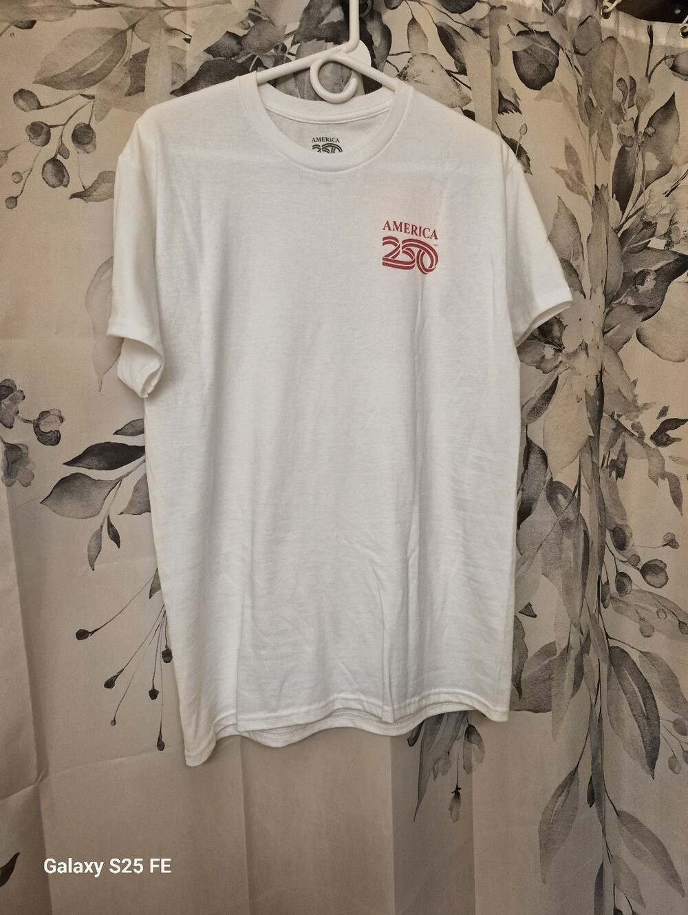 Men's Medium NWOT White T Shirt